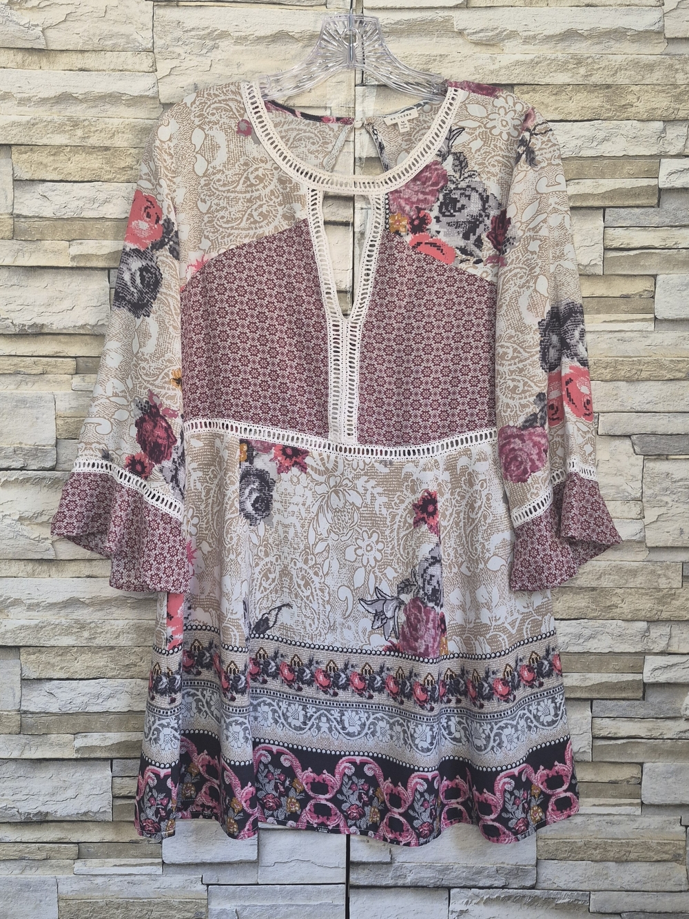 En Crème Blouse Women's M Floral Paisley Boho Bell Sleeve Split Neck Colorful